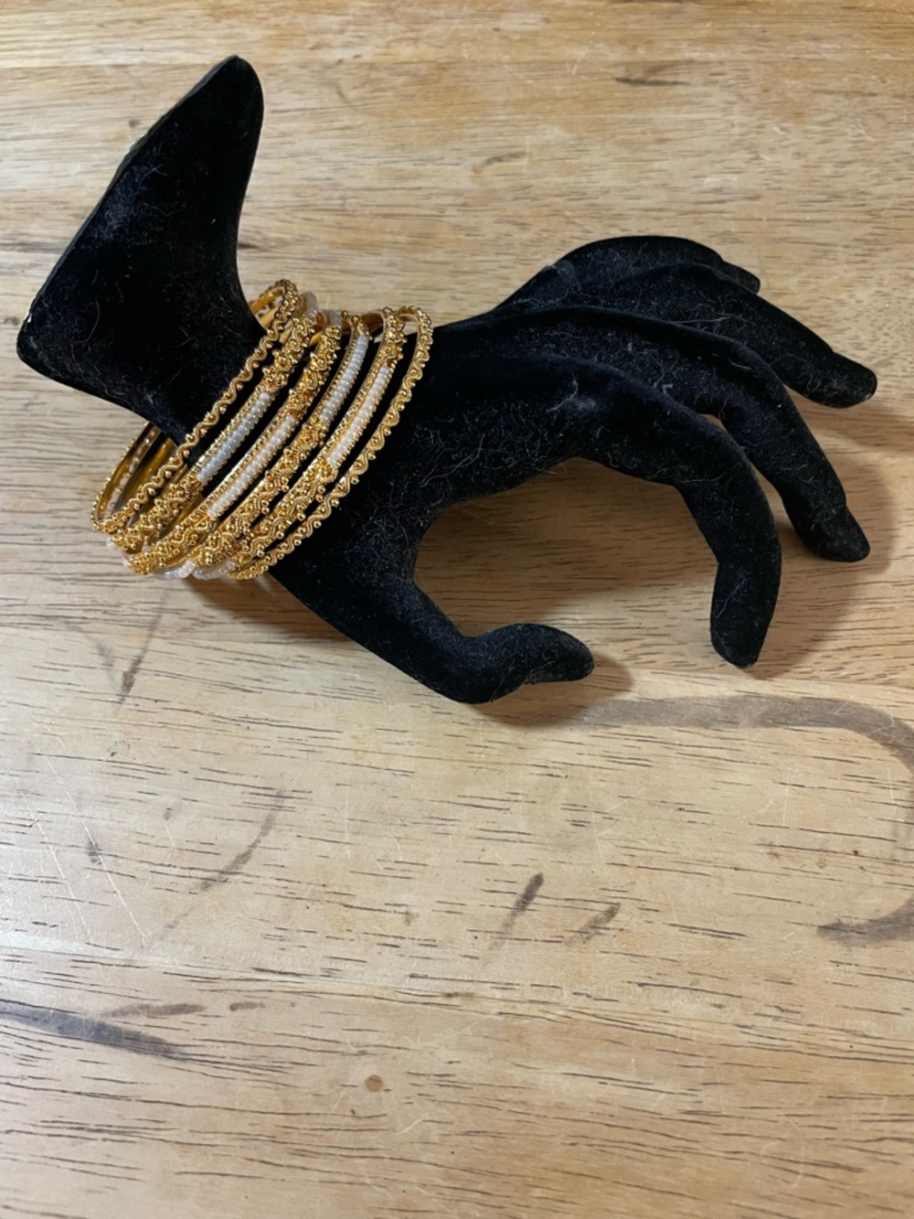 Bangle bracelet set of 6 gold tone white seed beads 7 inches approximately small - Picture 15 of 16